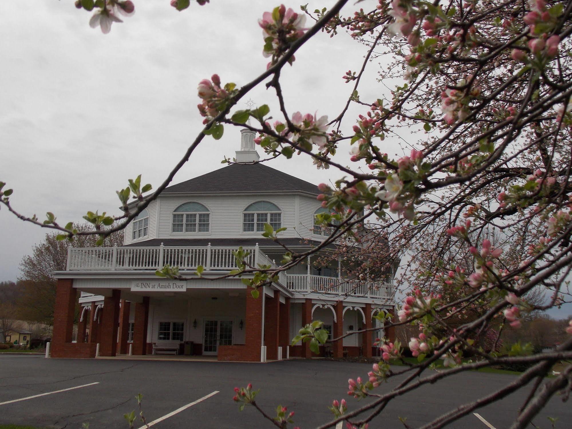 Inn At Amish Door Wilmot Exterior foto